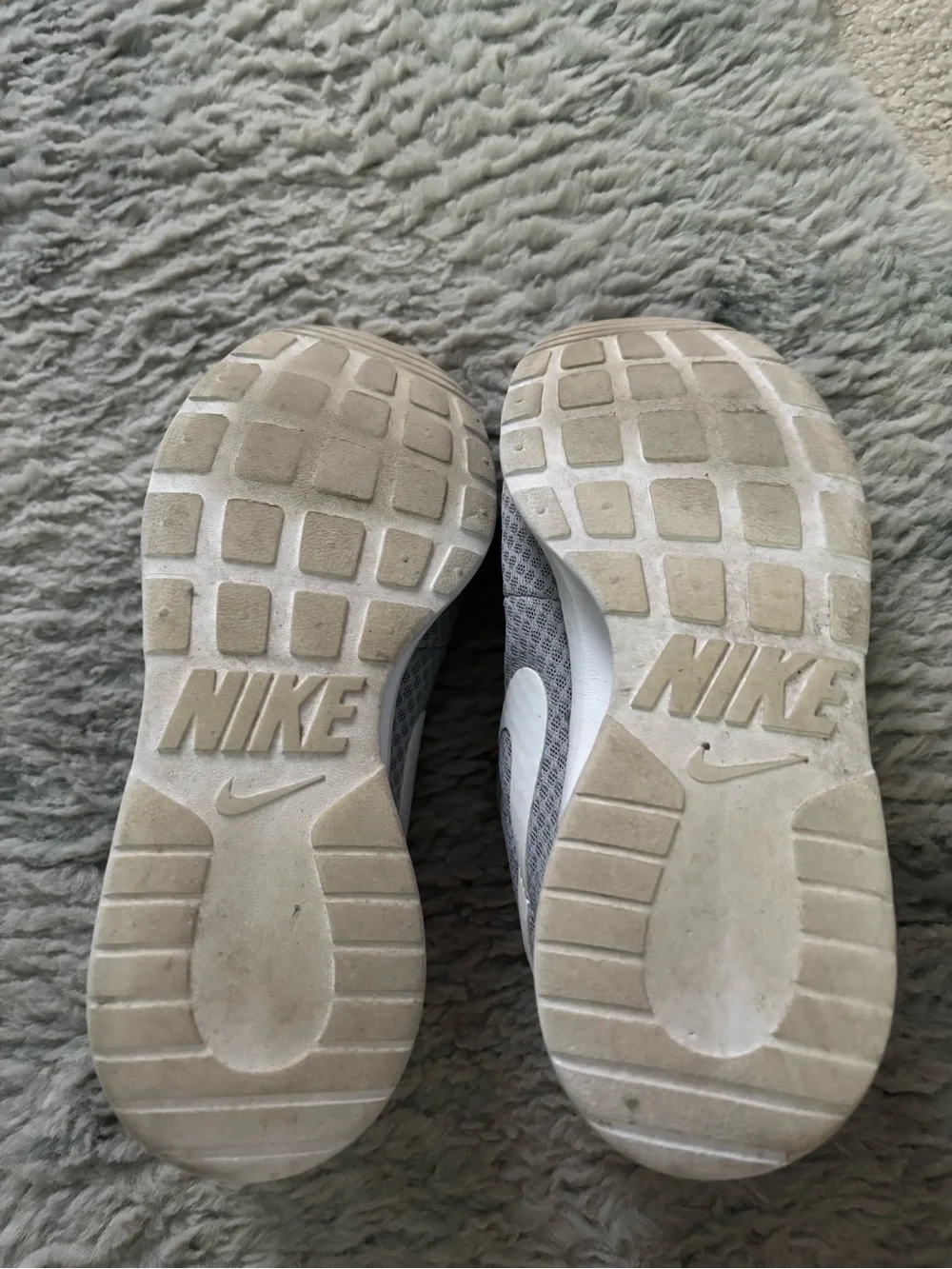 Women’s Nike size 8